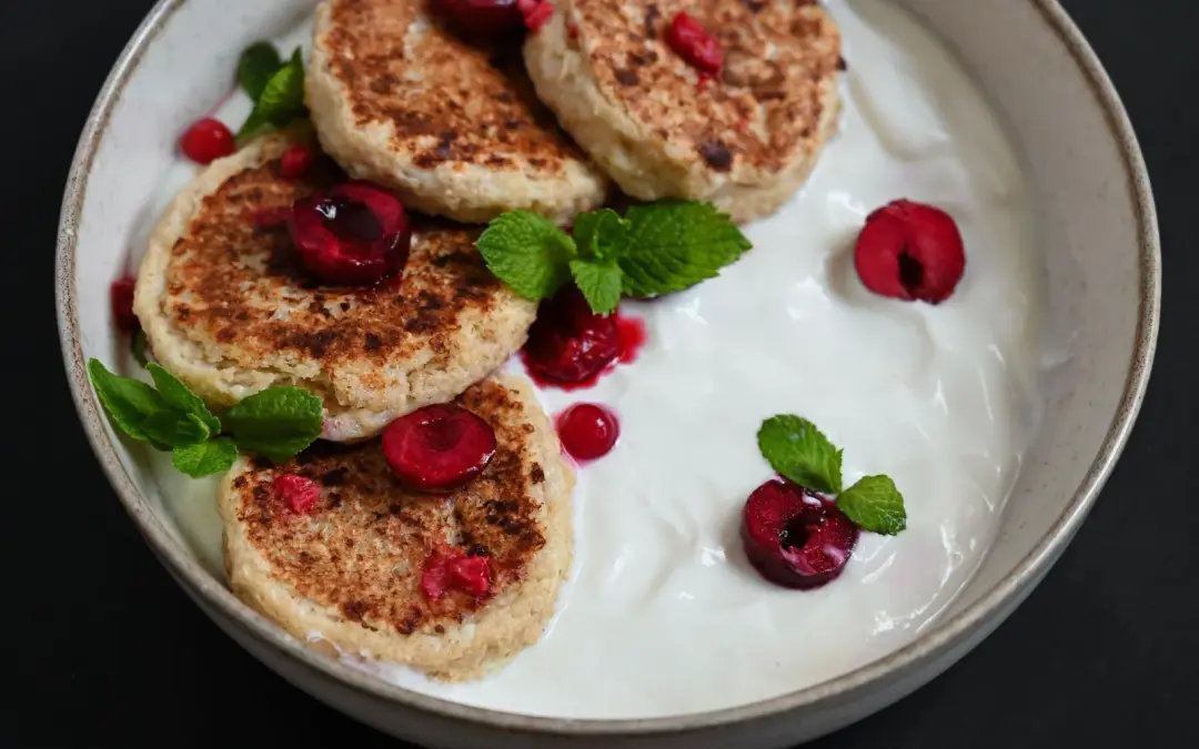 Protein pancakes with strained yoghurt and fresh fruit